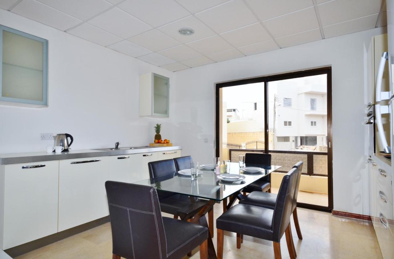 Appartement Large St Julians Central 2 à San Ġiljan Extérieur photo