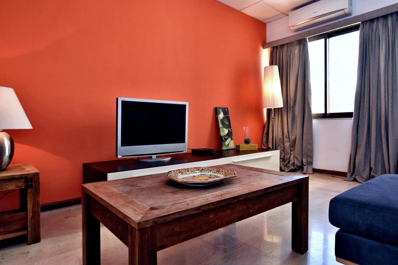 Appartement Large St Julians Central 2 à San Ġiljan Extérieur photo