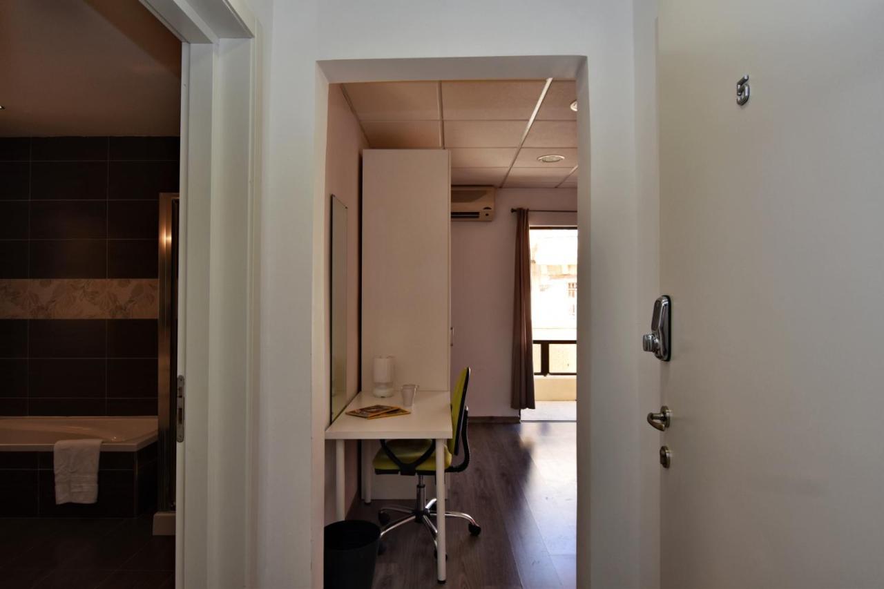 Appartement Large St Julians Central 2 à San Ġiljan Extérieur photo