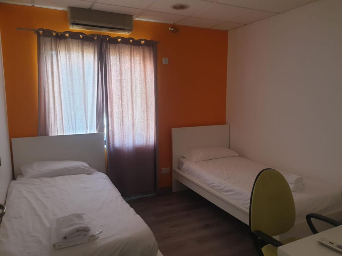 Appartement Large St Julians Central 2 à San Ġiljan Extérieur photo