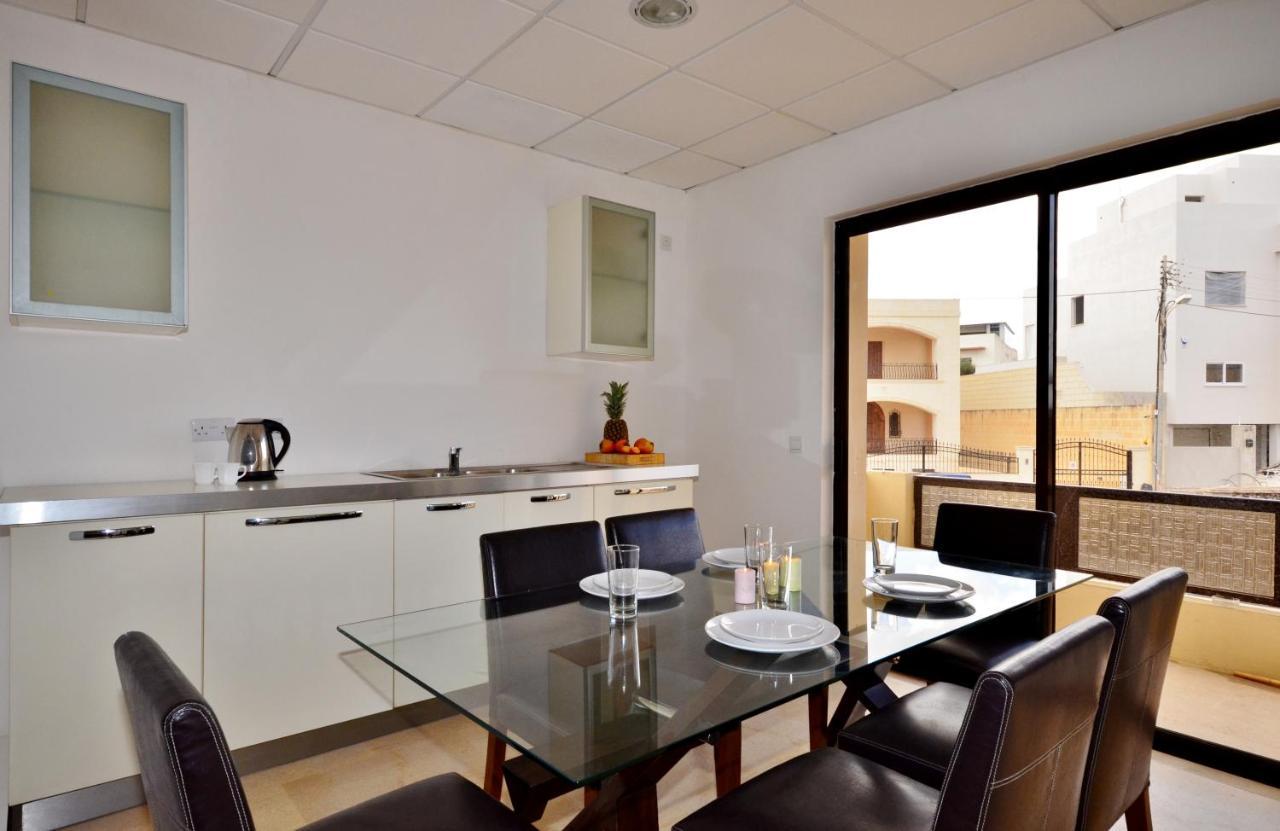 Appartement Large St Julians Central 2 à San Ġiljan Extérieur photo